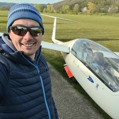 Flugwegposition um 16:12:27: Aufgenommen in der Nähe von Linz, Österreich in 245 Meter